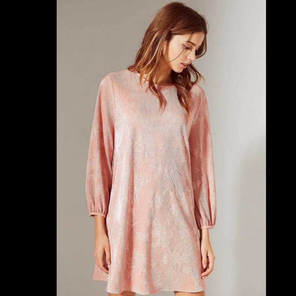 Urban outfitters Mary Kate Rose Pink Pleated Floral Shift Dress